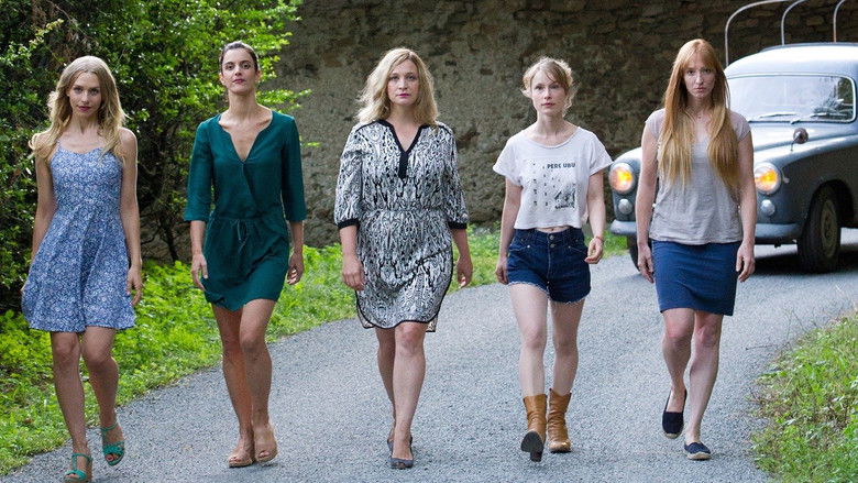 кадр из фильма 5 Женщин