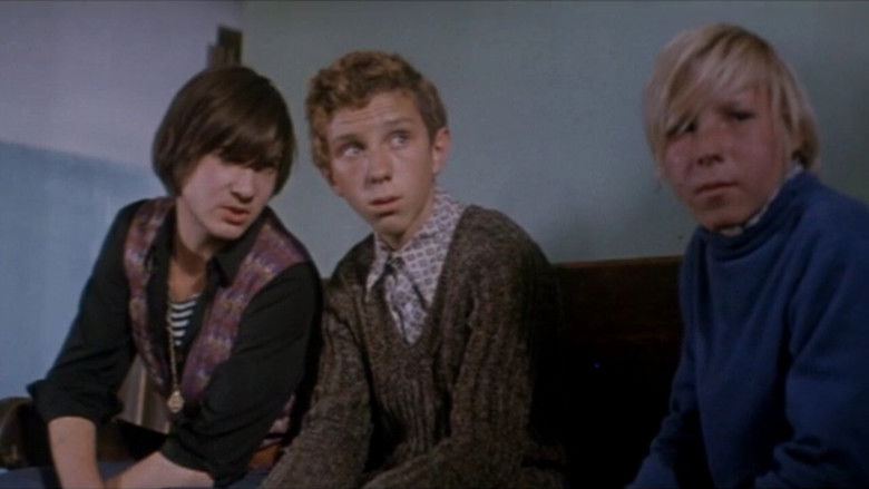 кадр из фильма Точка, точка, запятая...