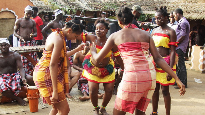 кадр из фильма Ayamma