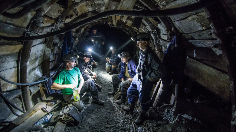 кадр из фильма Planeta Petrila