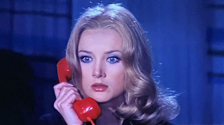 кадр из фильма Красная королева убивает семь раз