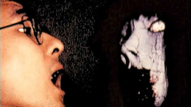 кадр из фильма 地獄の血みどろマッスルビルダ