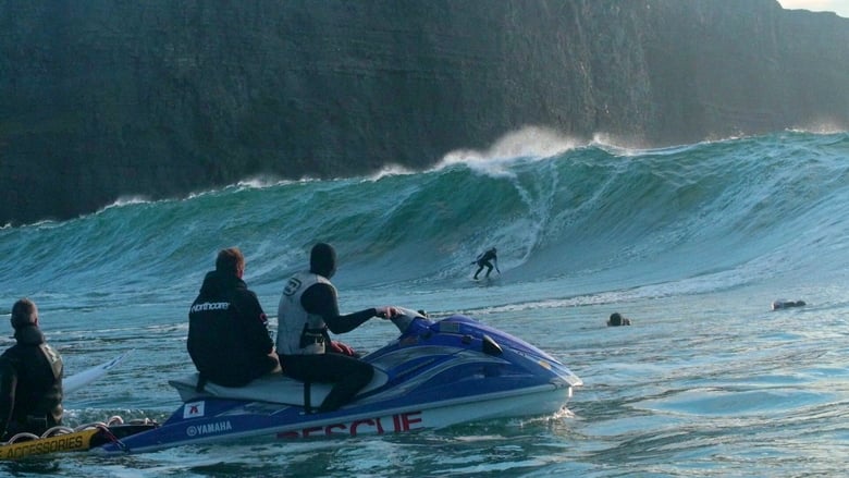 кадр из фильма Between Land and Sea: A Year in the Life of an Atlantic Surf Town