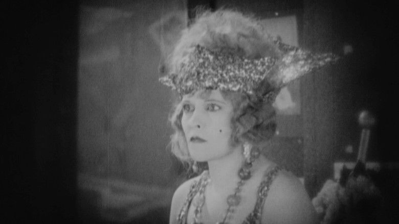 кадр из фильма Zaza