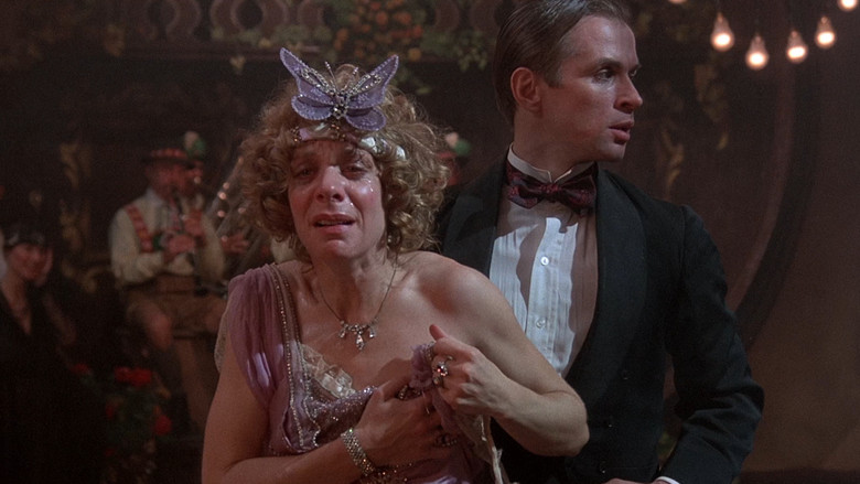 кадр из фильма Валентино