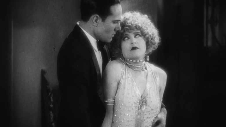 кадр из фильма Circe the Enchantress