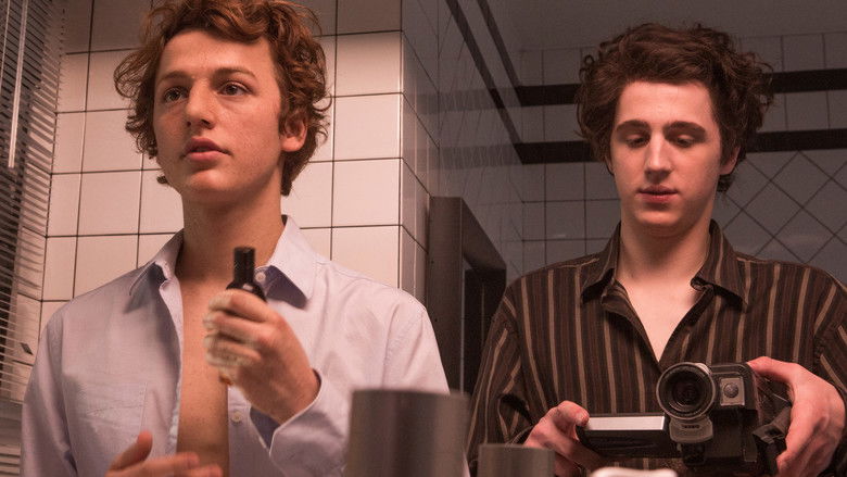 кадр из фильма Жизнь на перемотке