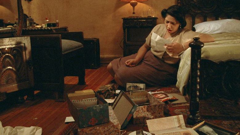 кадр из фильма Кроваво-красный