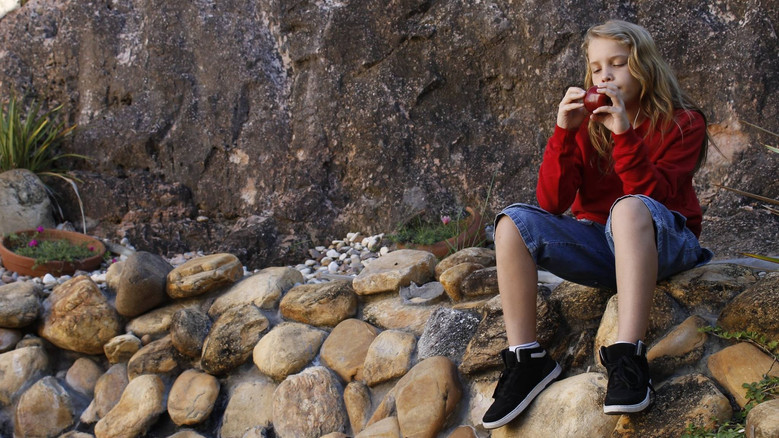 кадр из фильма Junior