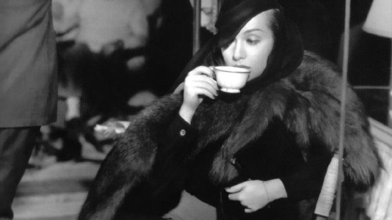 кадр из фильма The Princess Comes Across