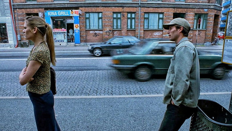 кадр из фильма Истекающий кровью