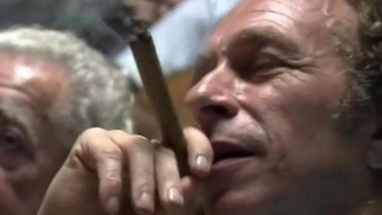 кадр из фильма Parlez-moi du Che