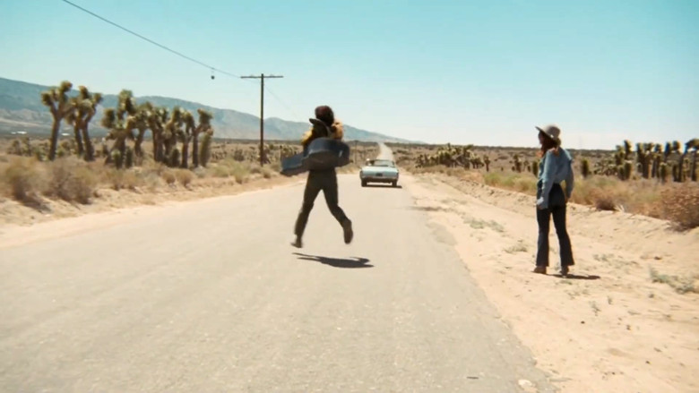 кадр из фильма Amblin'