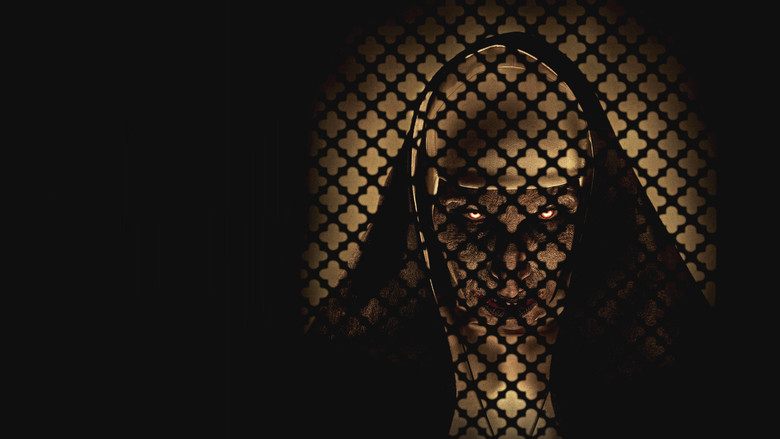 кадр из фильма Проклятие монахини 2