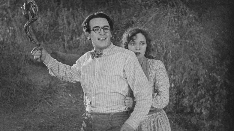 кадр из фильма Младший брат