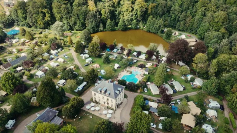 кадр из фильма Le camping, un siècle de bonheur français