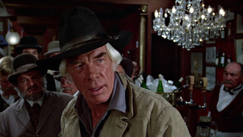 кадр из фильма Великий скаут и кошачий дом по четвергам