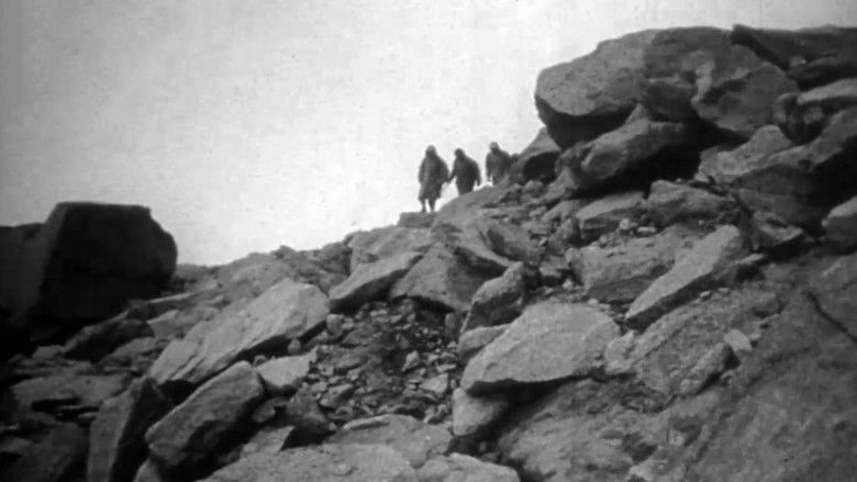 кадр из фильма Refuges