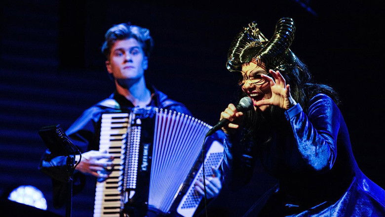 кадр из фильма Björk Orkestral II