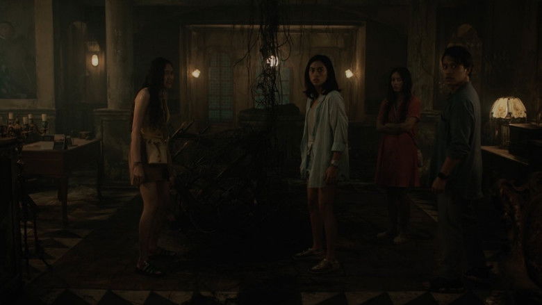 кадр из фильма Астрал. Остров проклятых