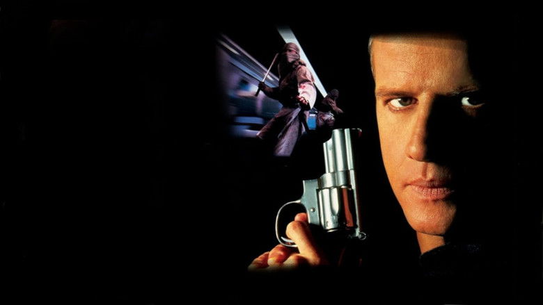 кадр из фильма Преследуемый