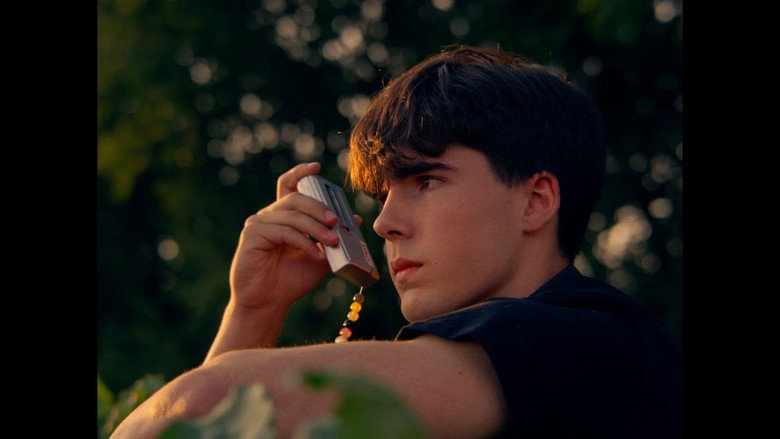 кадр из фильма The Sound of Us Fading