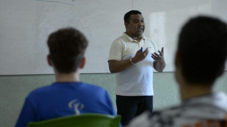 кадр из фильма Globalização e Tecnologia: Impactos no Cotidiano