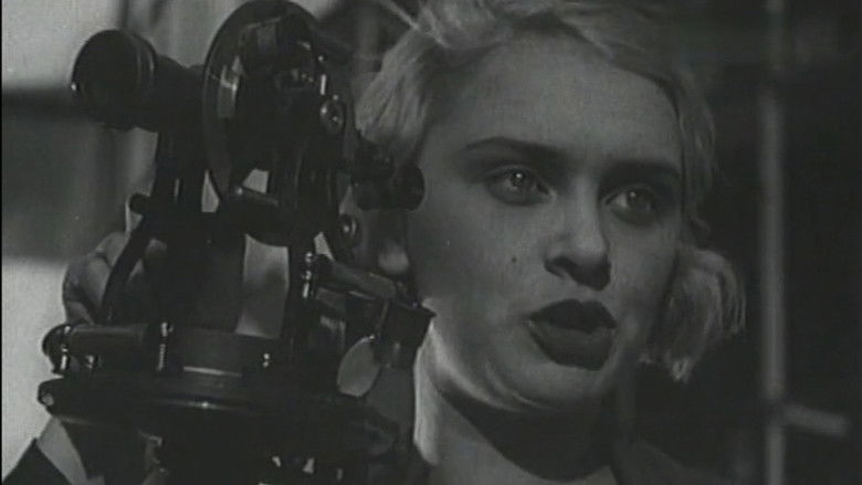 кадр из фильма Частная жизнь Петра Виноградова