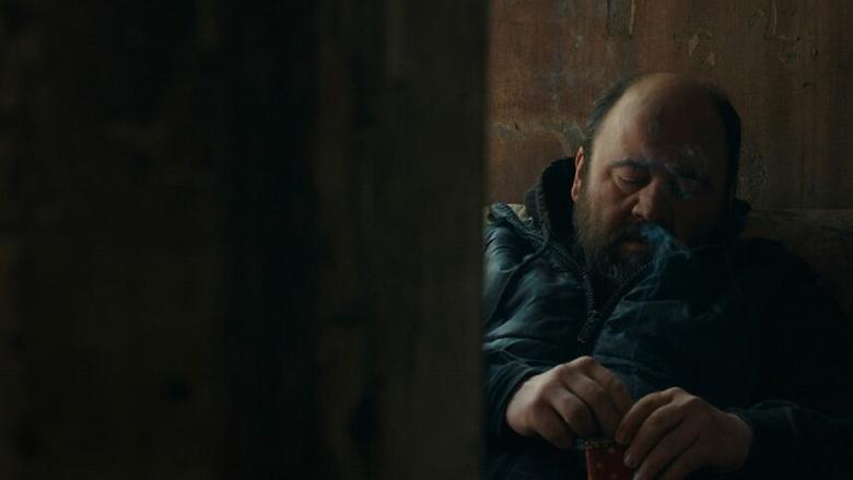 кадр из фильма Снег в моем дворе