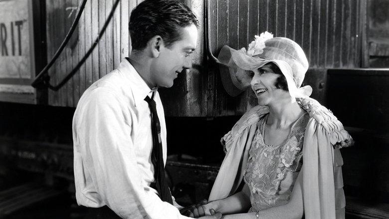 кадр из фильма Уходит улыбаясь