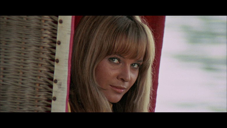 кадр из фильма Венера в мехах