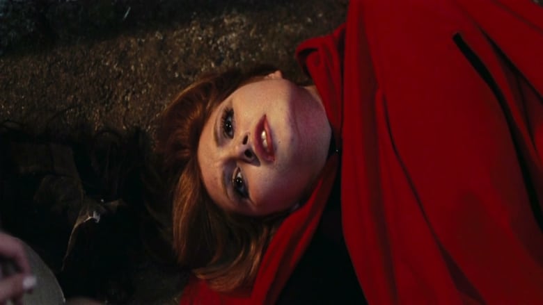 кадр из фильма Красная королева убивает семь раз
