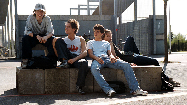 кадр из фильма Всего лишь немного утешения