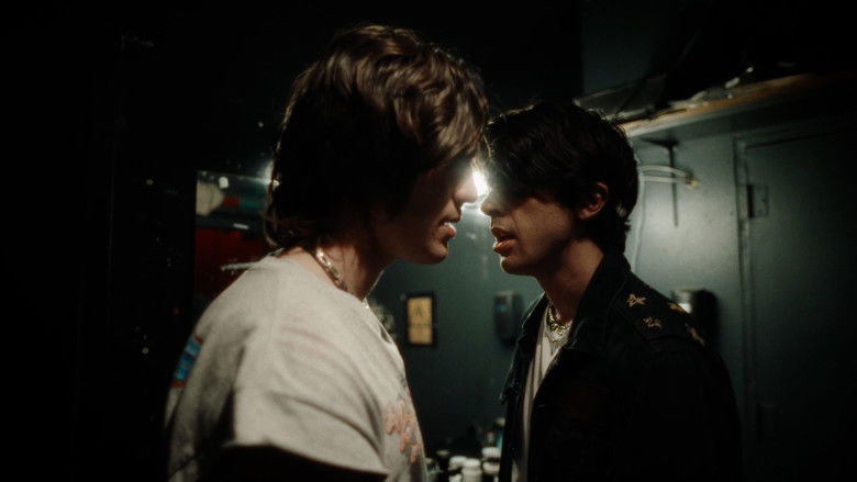 кадр из фильма Rotten