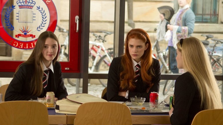 кадр из фильма Таймлесс. Рубиновая книга