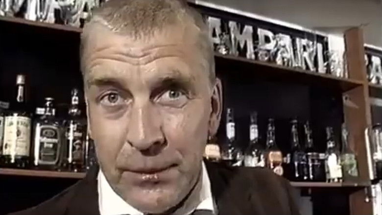 кадр из фильма Пять бутылок водки