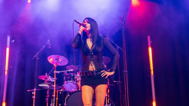 кадр из фильма Maggie Lindemann: I FEEL EVERYTHING TOUR