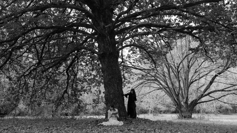 кадр из фильма La Lune et Notre Sang