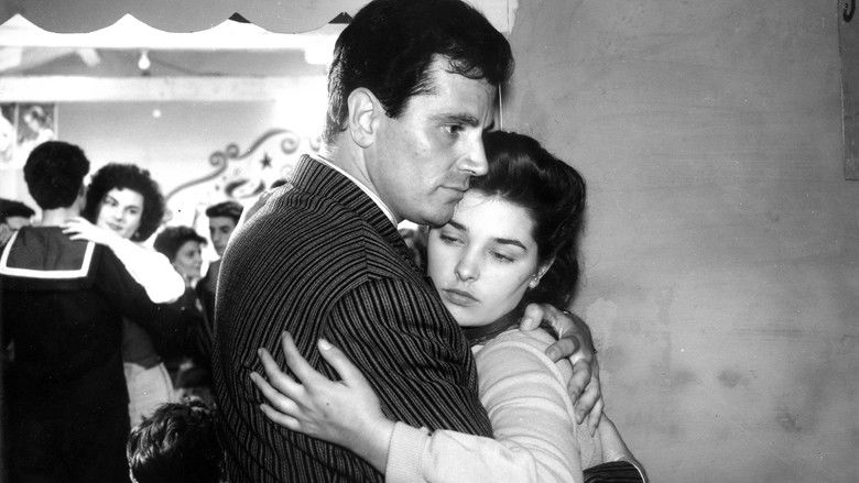 кадр из фильма Солнце в глаза