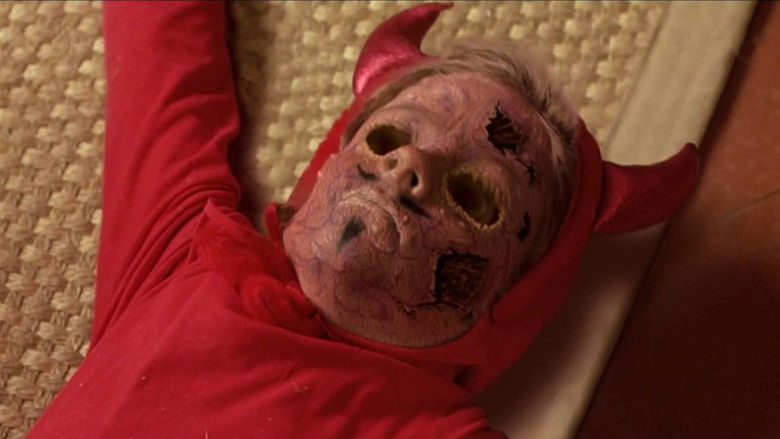 кадр из фильма Проклятые