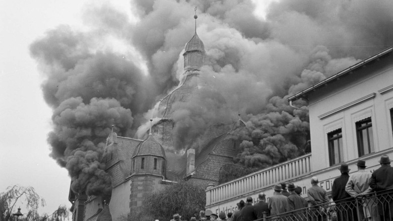 кадр из фильма La nuit de cristal, les pogroms de novembre