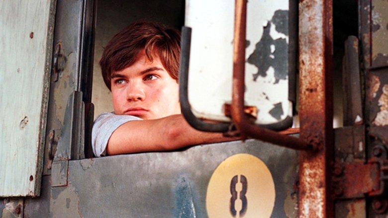 кадр из фильма Маменькин сынок