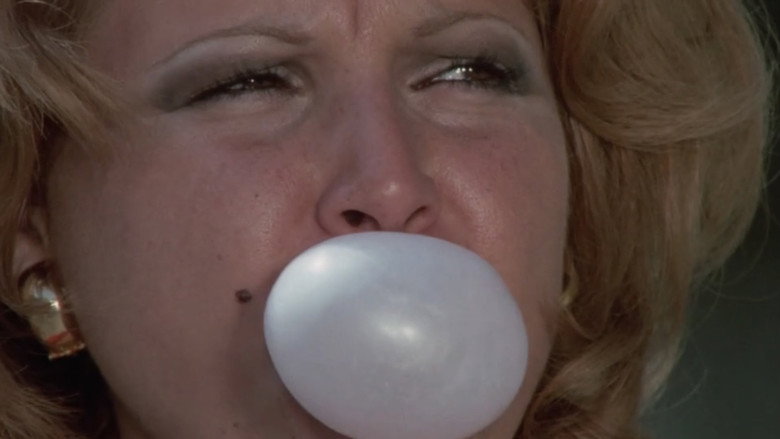 кадр из фильма Трава окрашенная в красный цвет