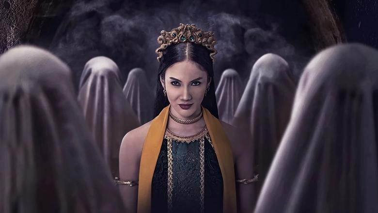 кадр из фильма KKN. Дух деревни танцев