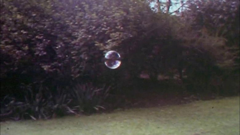 кадр из фильма Exit