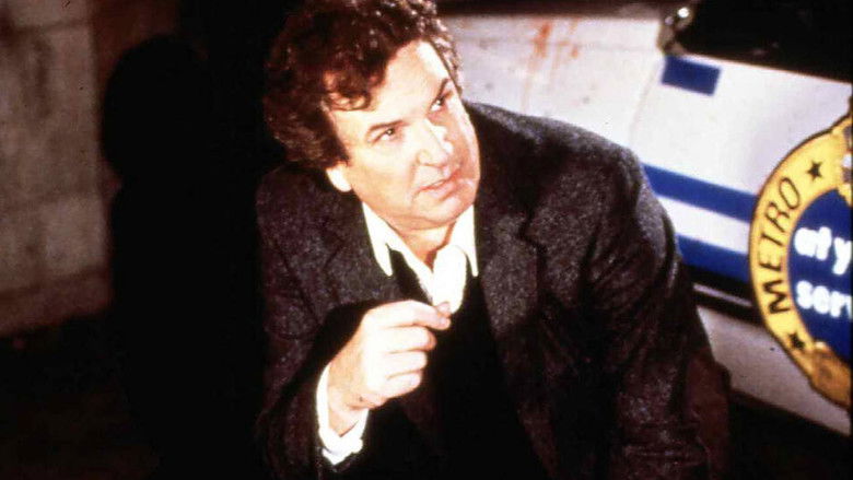 кадр из фильма Одна в неоновых джунглях