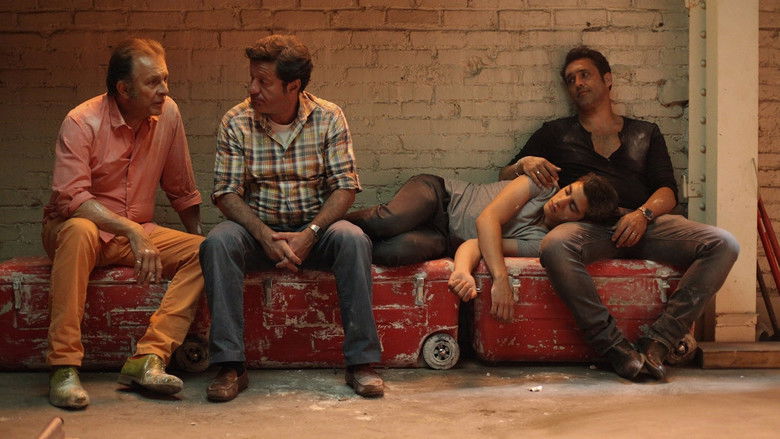 кадр из фильма Золотая клетка