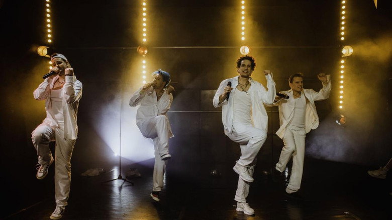 кадр из фильма The Legend of Lunetic