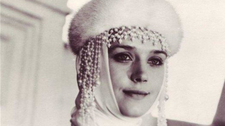 кадр из фильма Осенние колокола