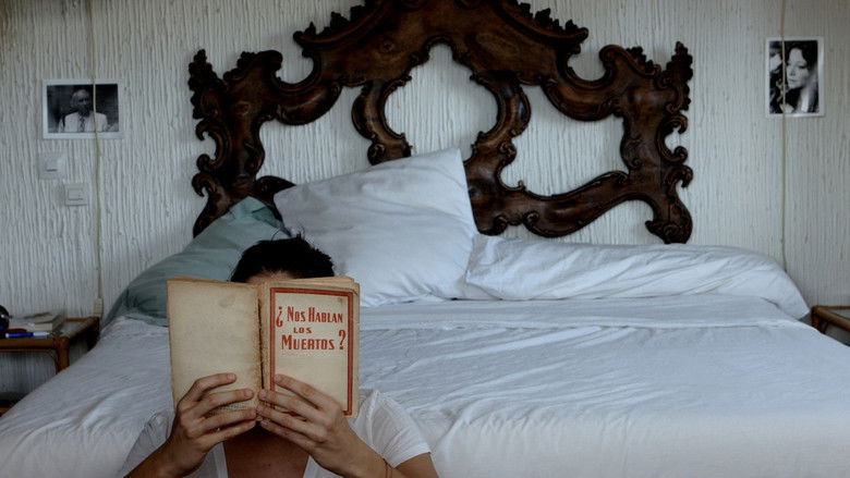 кадр из фильма ¿Nos hablan los muertos?